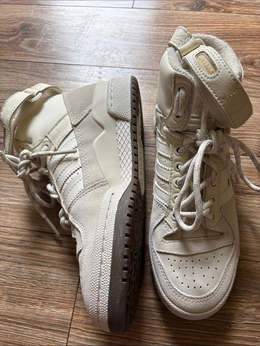 Ivy Park x adidas Forum Mid 'Icy Park - Cream White' - Picture 2 of 3